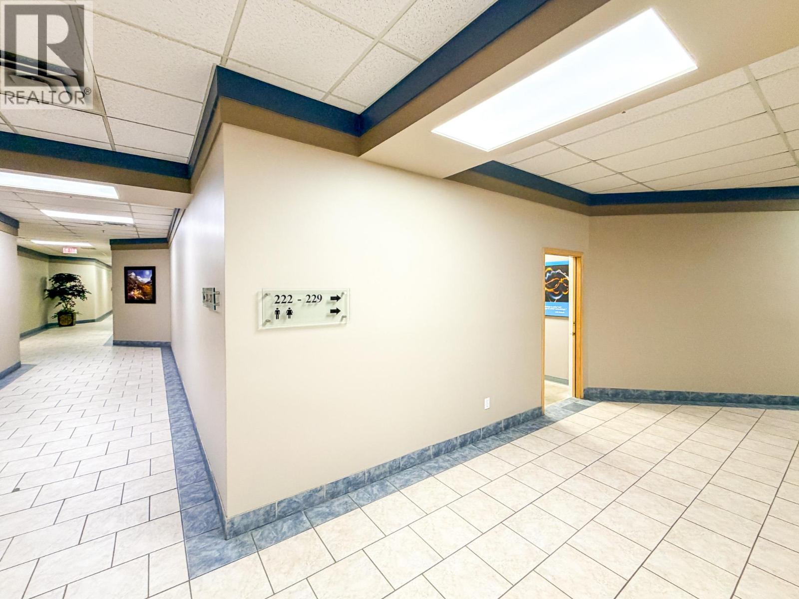 #212 1634 Harvey Avenue, Kelowna, British Columbia, V1Y6G2, Kelowna, British Columbia — photo 3 of 5
