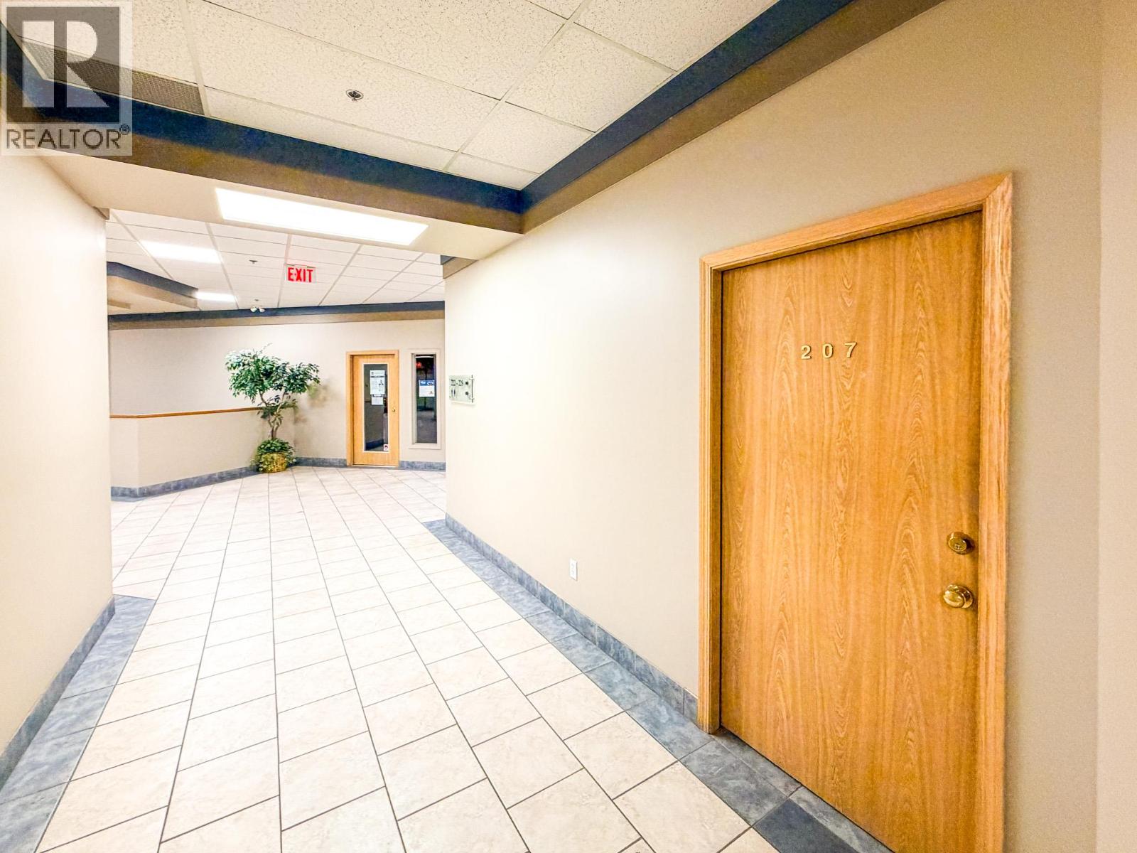 #212 1634 Harvey Avenue, Kelowna, British Columbia, V1Y6G2, Kelowna, British Columbia — photo 4 of 5