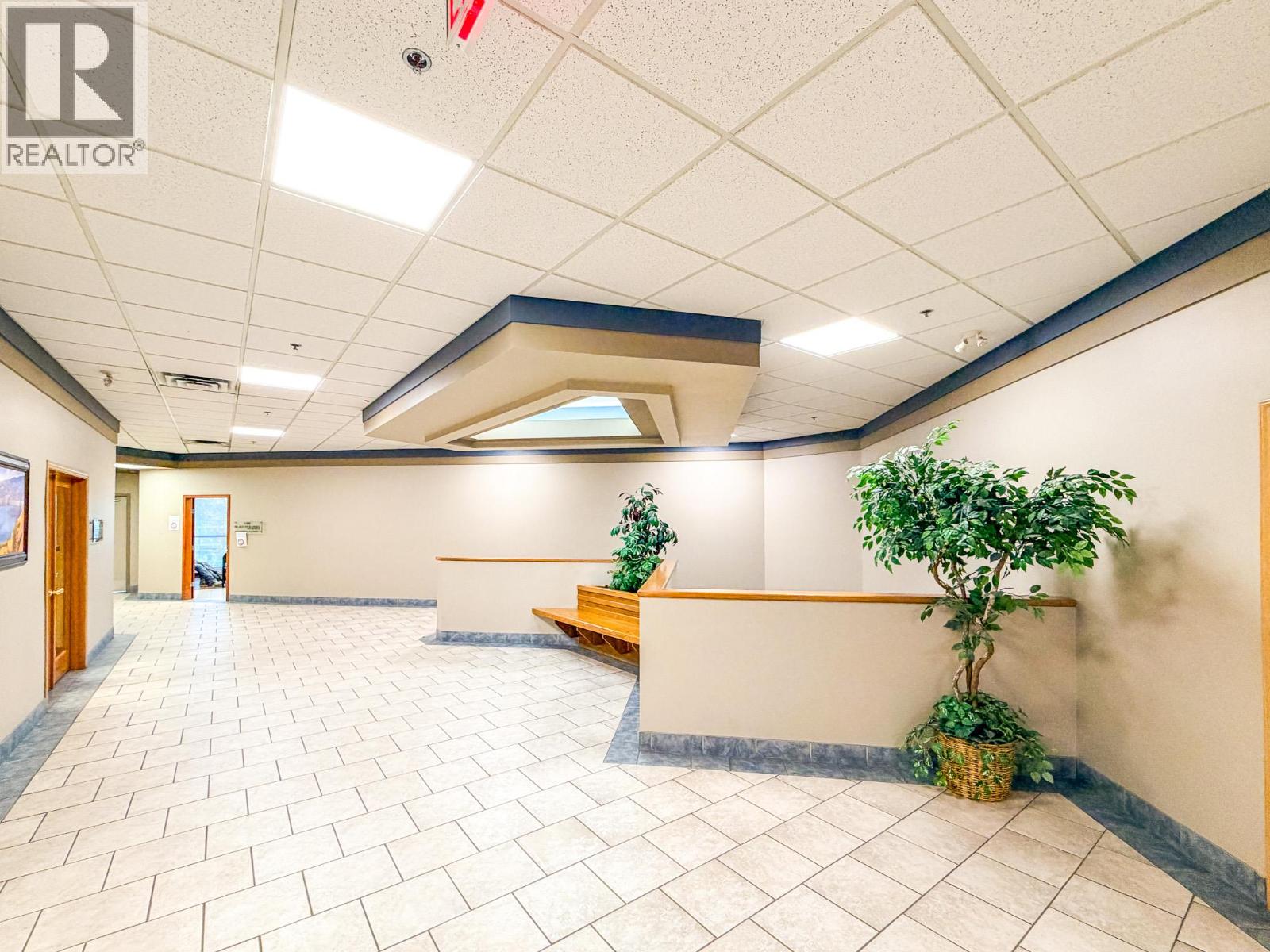 #212 1634 Harvey Avenue, Kelowna, British Columbia, V1Y6G2, Kelowna, British Columbia — photo 2 of 5