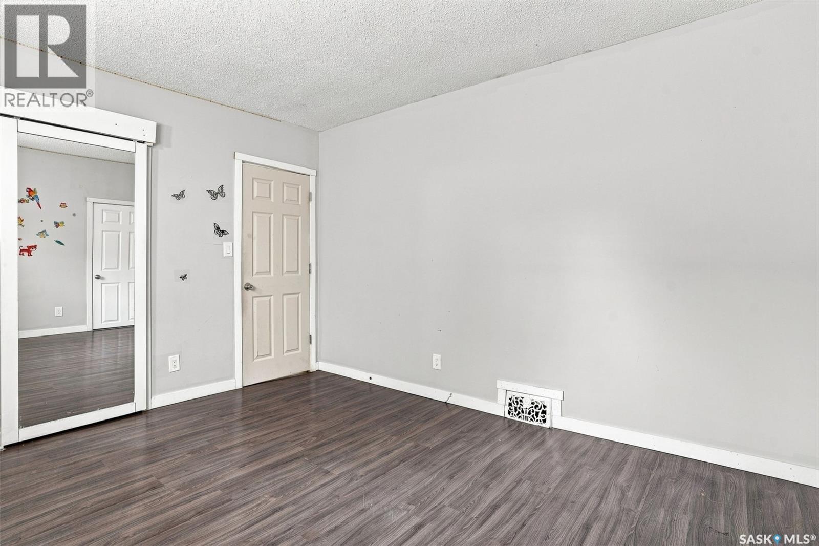 1539 B AVENUE N - Image 14