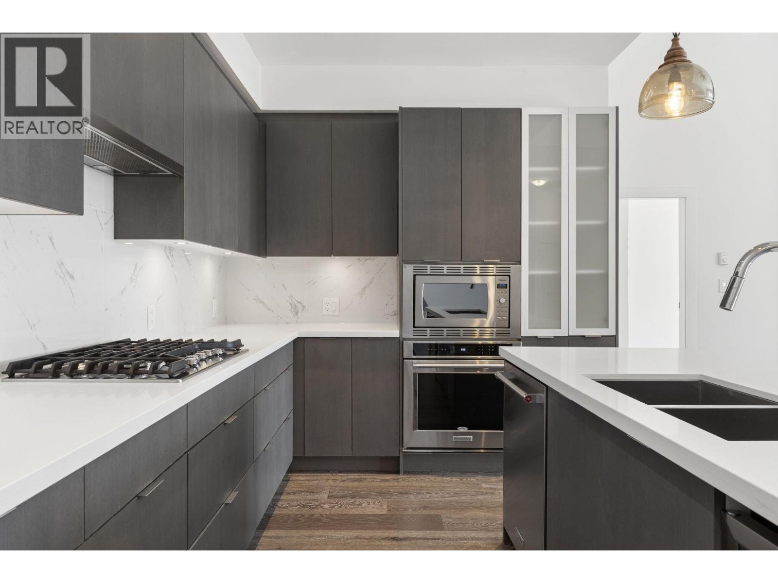 507 3602 ALDERCREST DRIVE, North Vancouver