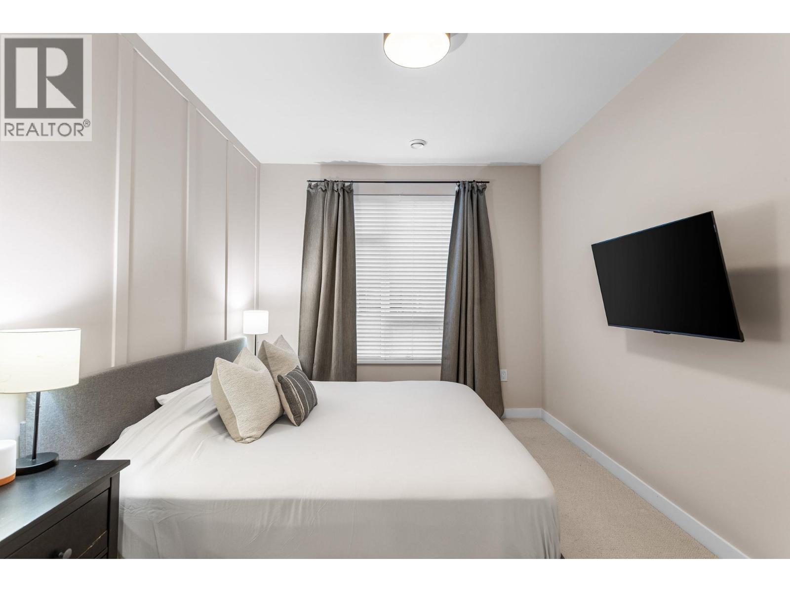 301 3018 ST GEORGE STREET, Port Moody