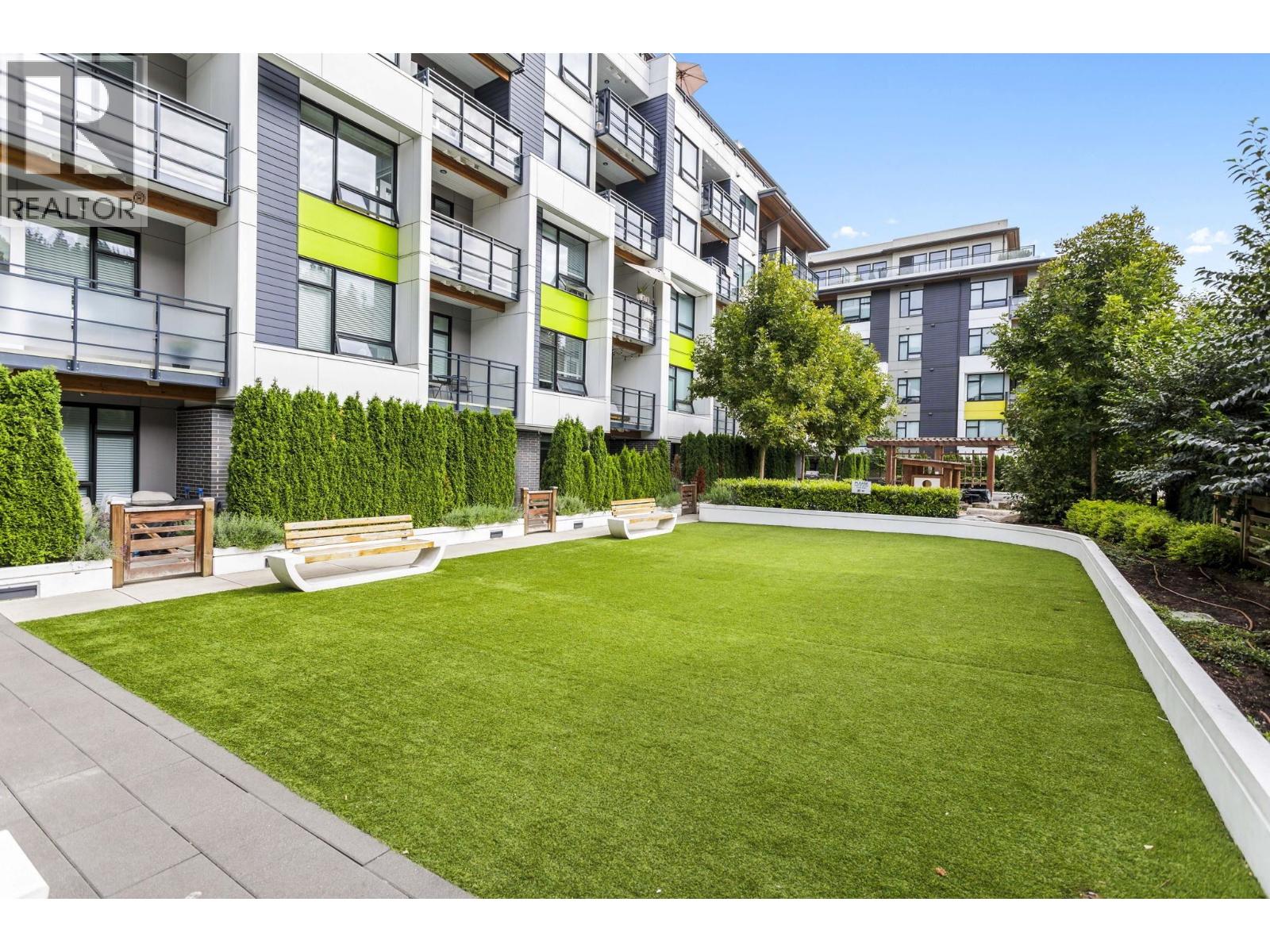 301 3018 ST GEORGE STREET, Port Moody