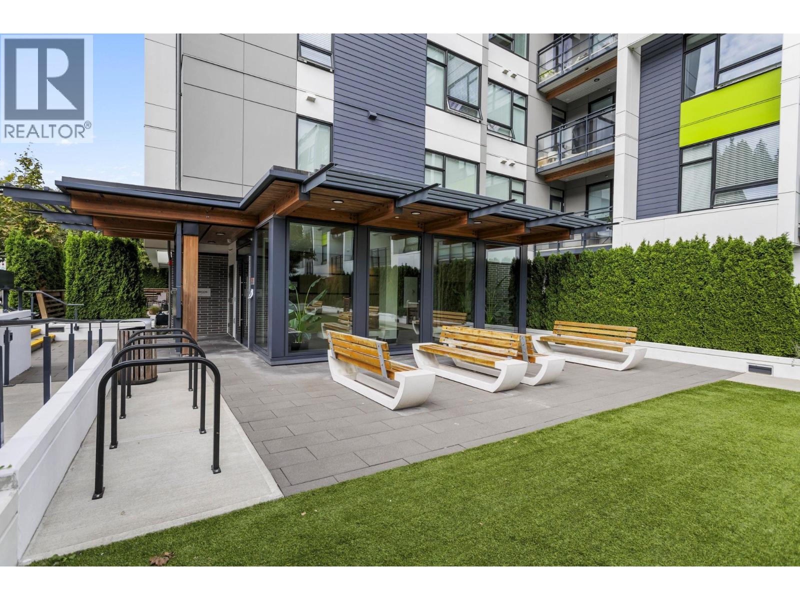 301 3018 ST GEORGE STREET, Port Moody