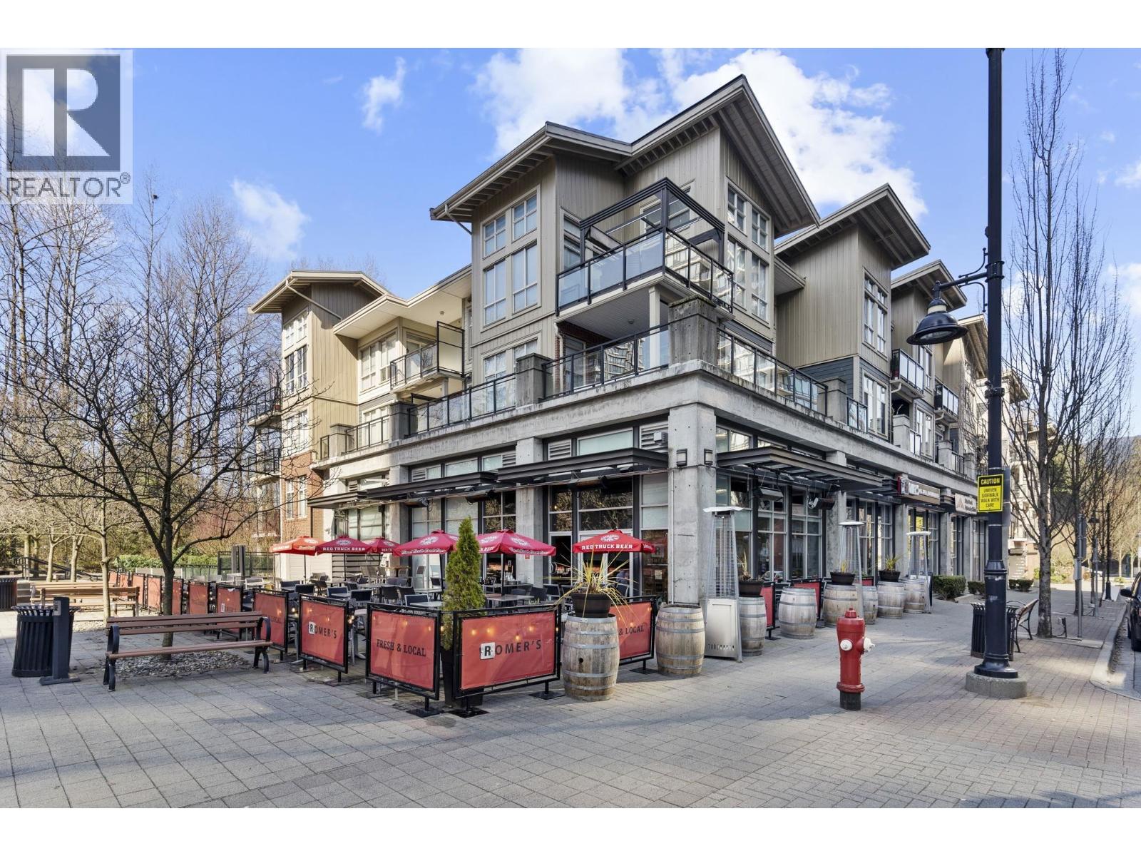 301 3018 ST GEORGE STREET, Port Moody