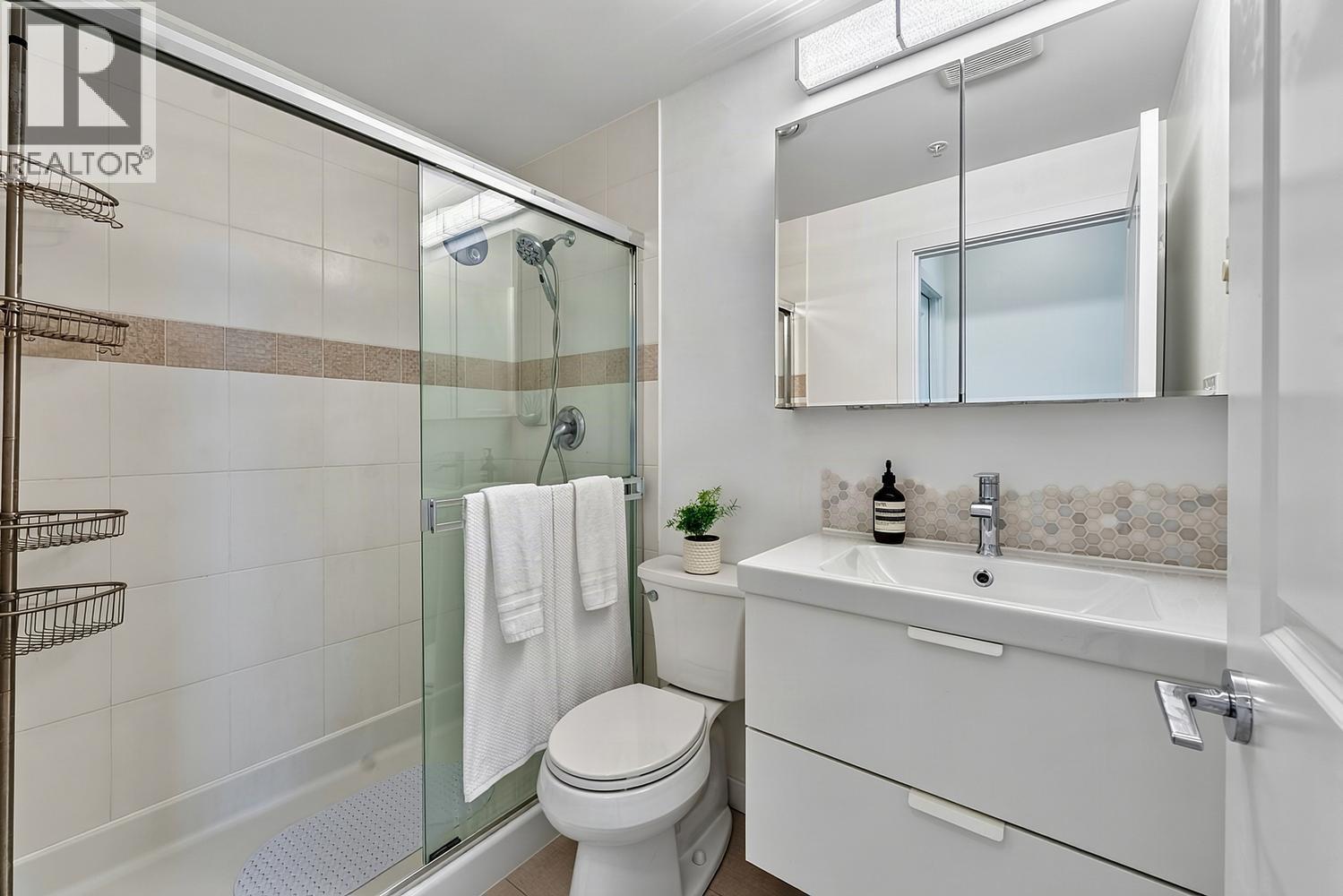 TH5 2088 MADISON AVENUE, Burnaby
