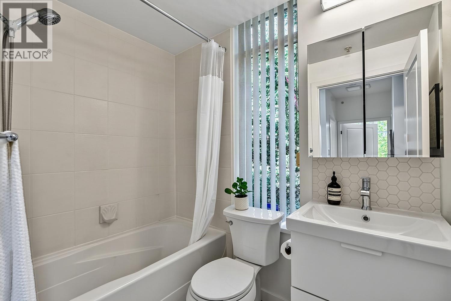 TH5 2088 MADISON AVENUE, Burnaby
