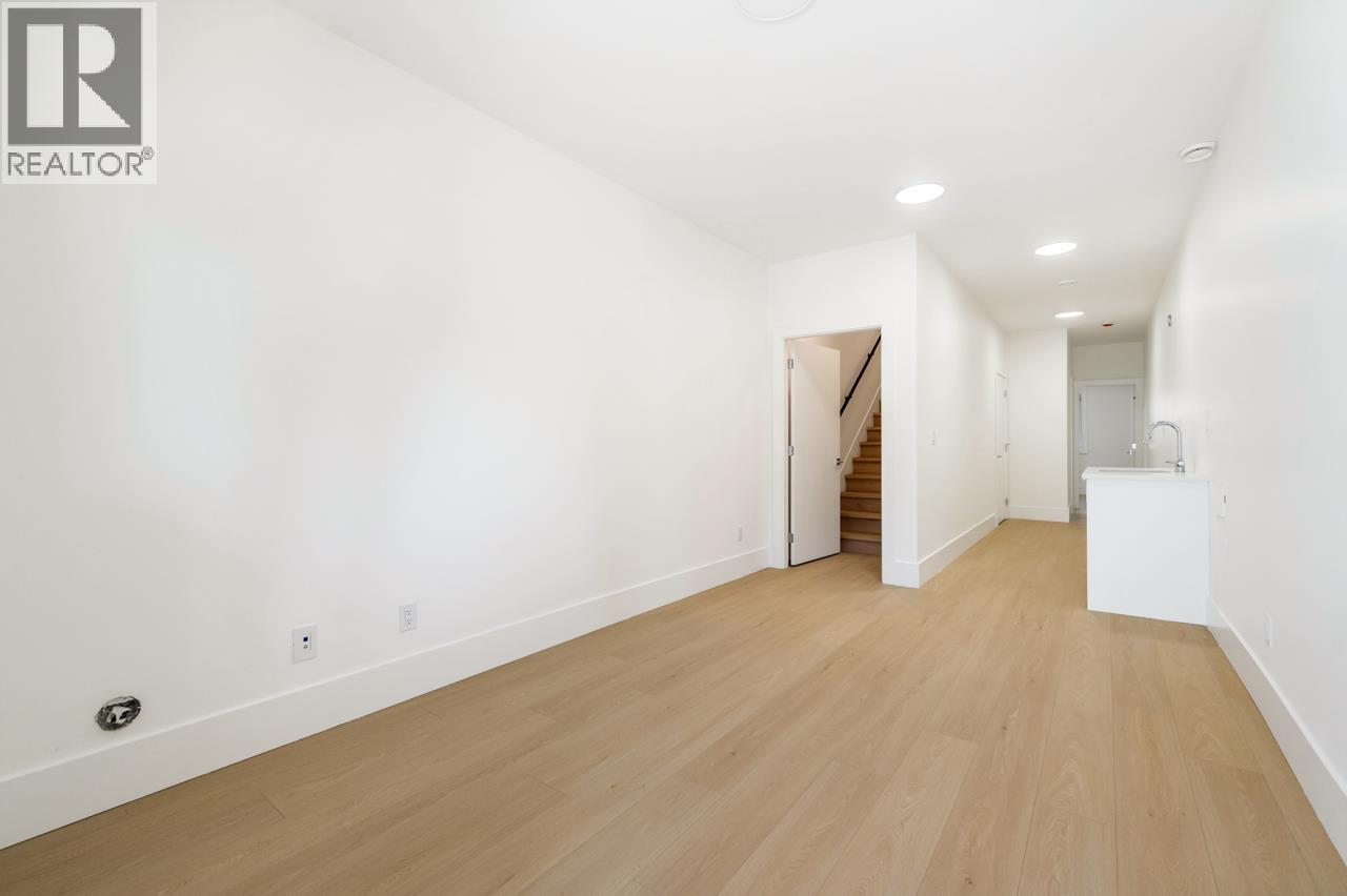 1 6139 ASHWORTH AVENUE, Burnaby