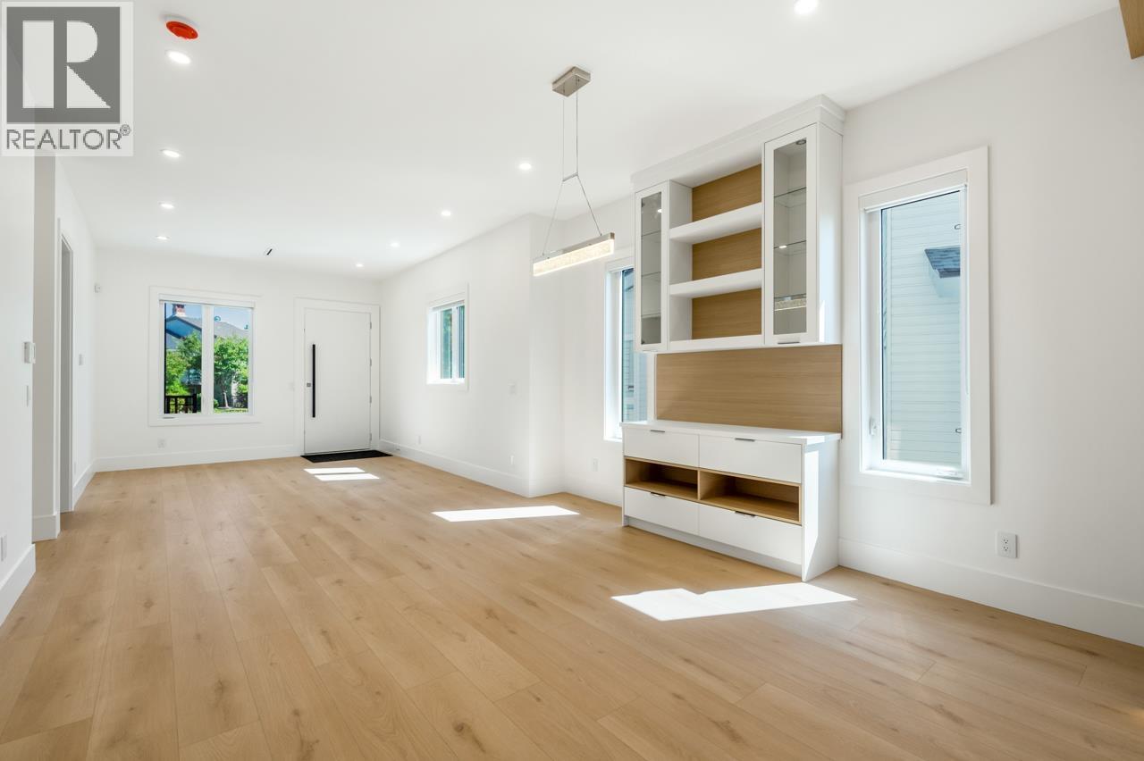 1 6139 ASHWORTH AVENUE, Burnaby