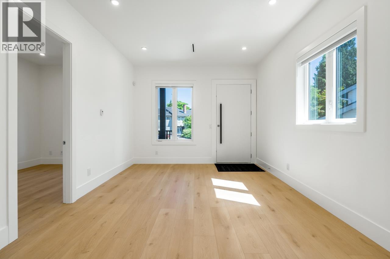 1 6139 ASHWORTH AVENUE, Burnaby