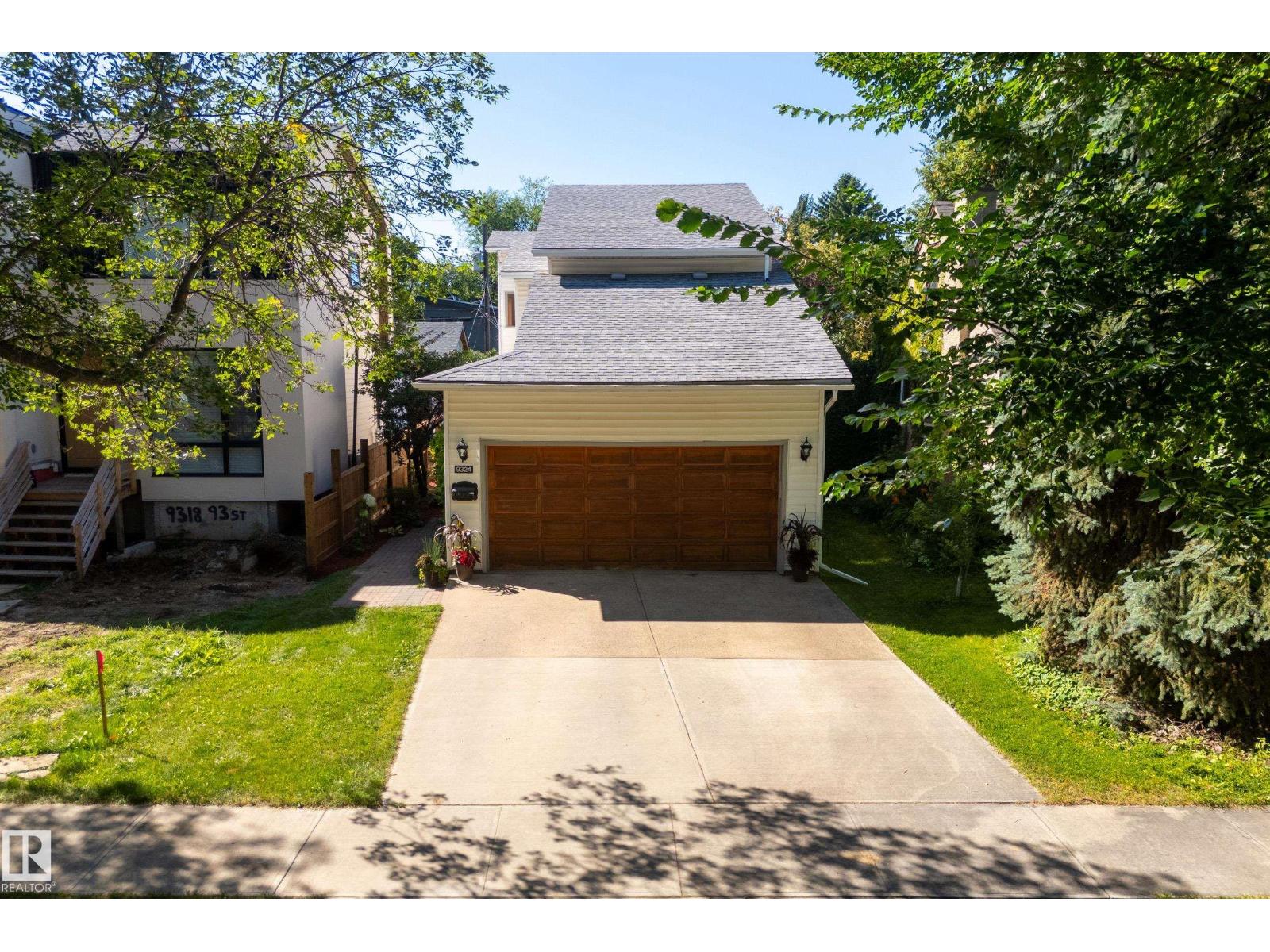 9324 93 ST NW, Edmonton, Alberta, T6C3T8