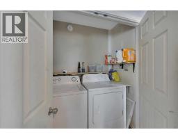 Kitchen - 1 Forest Close, Red Deer, AB T4N4Z7 Photo 10
