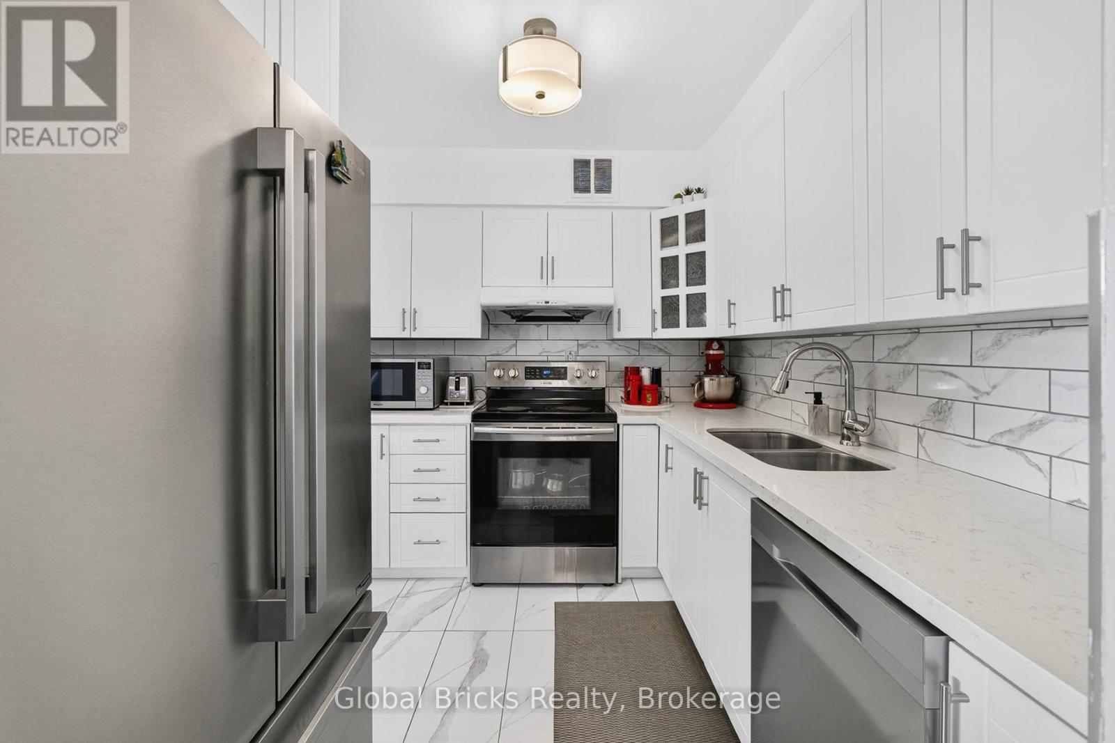 1904- 380 Dixon Road, Toronto, ON photo 17