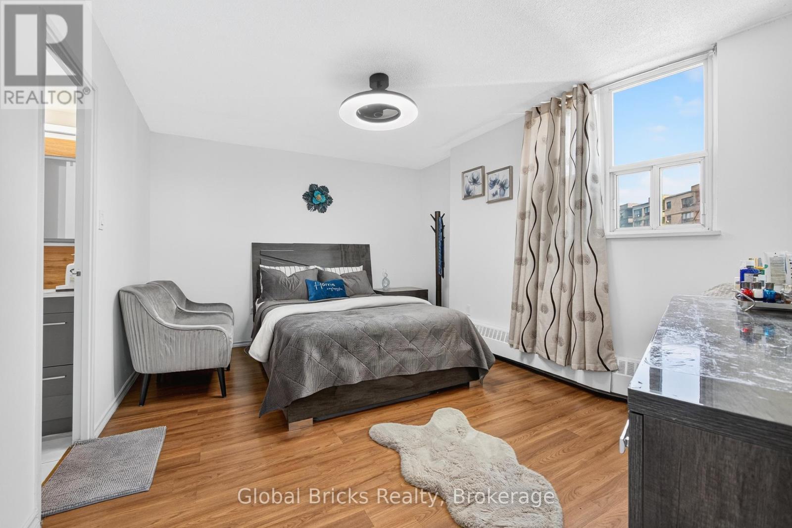 1904- 380 Dixon Road, Toronto, ON photo 32