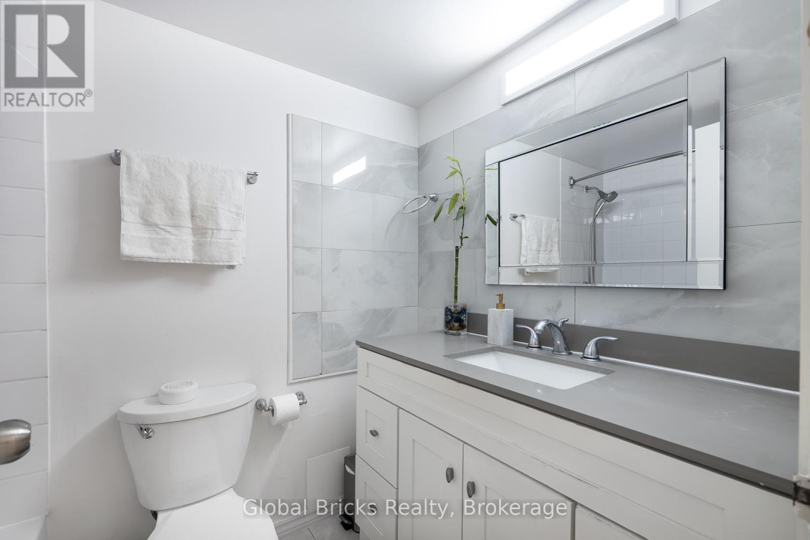 1904- 380 Dixon Road, Toronto, ON photo 38