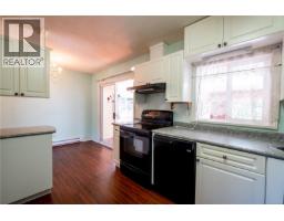 Sunroom - 259 Denman St, Comox, BC V9M3B5 Photo 6