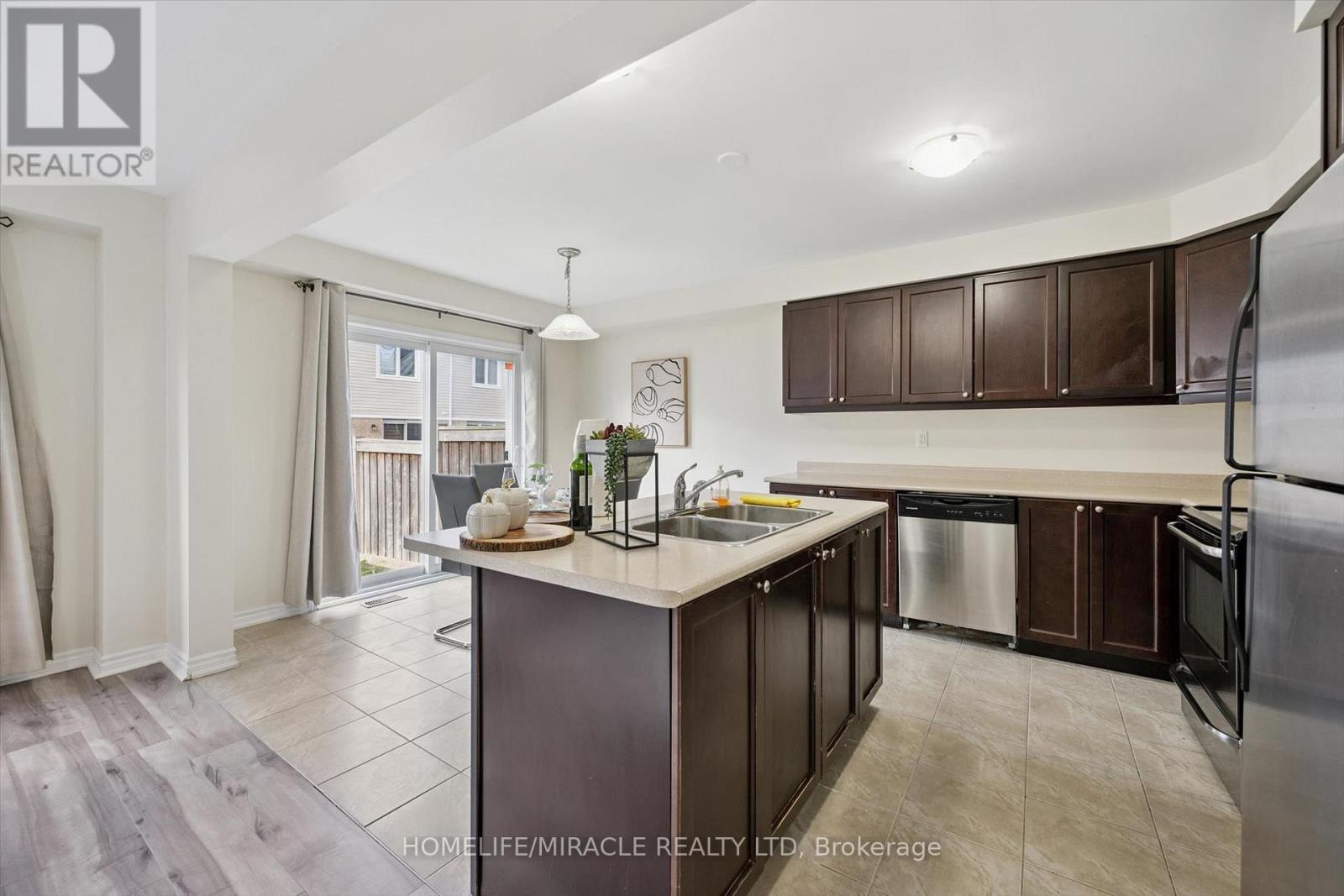 15 STRATUS STREET - 9