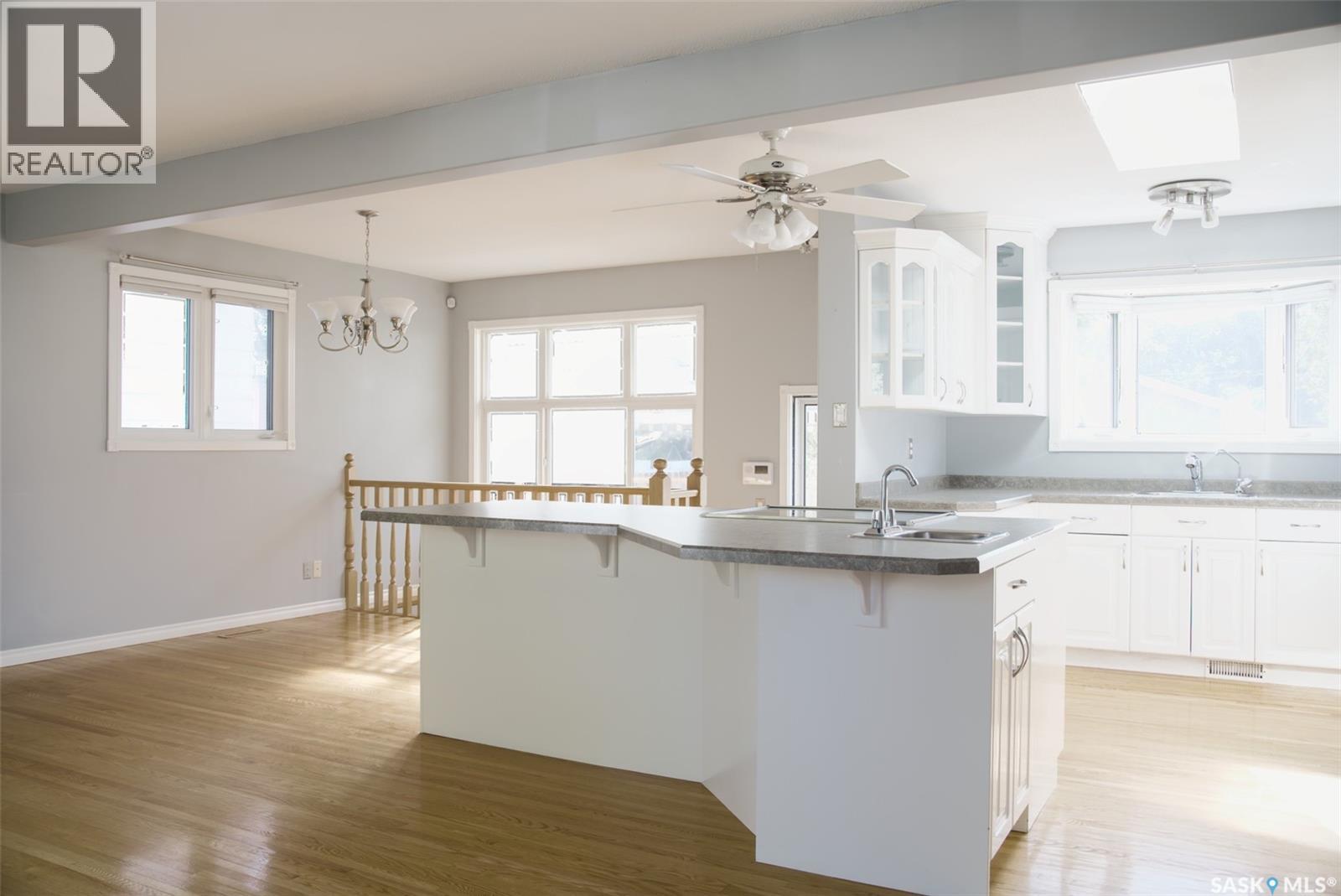 445 WINNIPEG AVENUE S - Image 10
