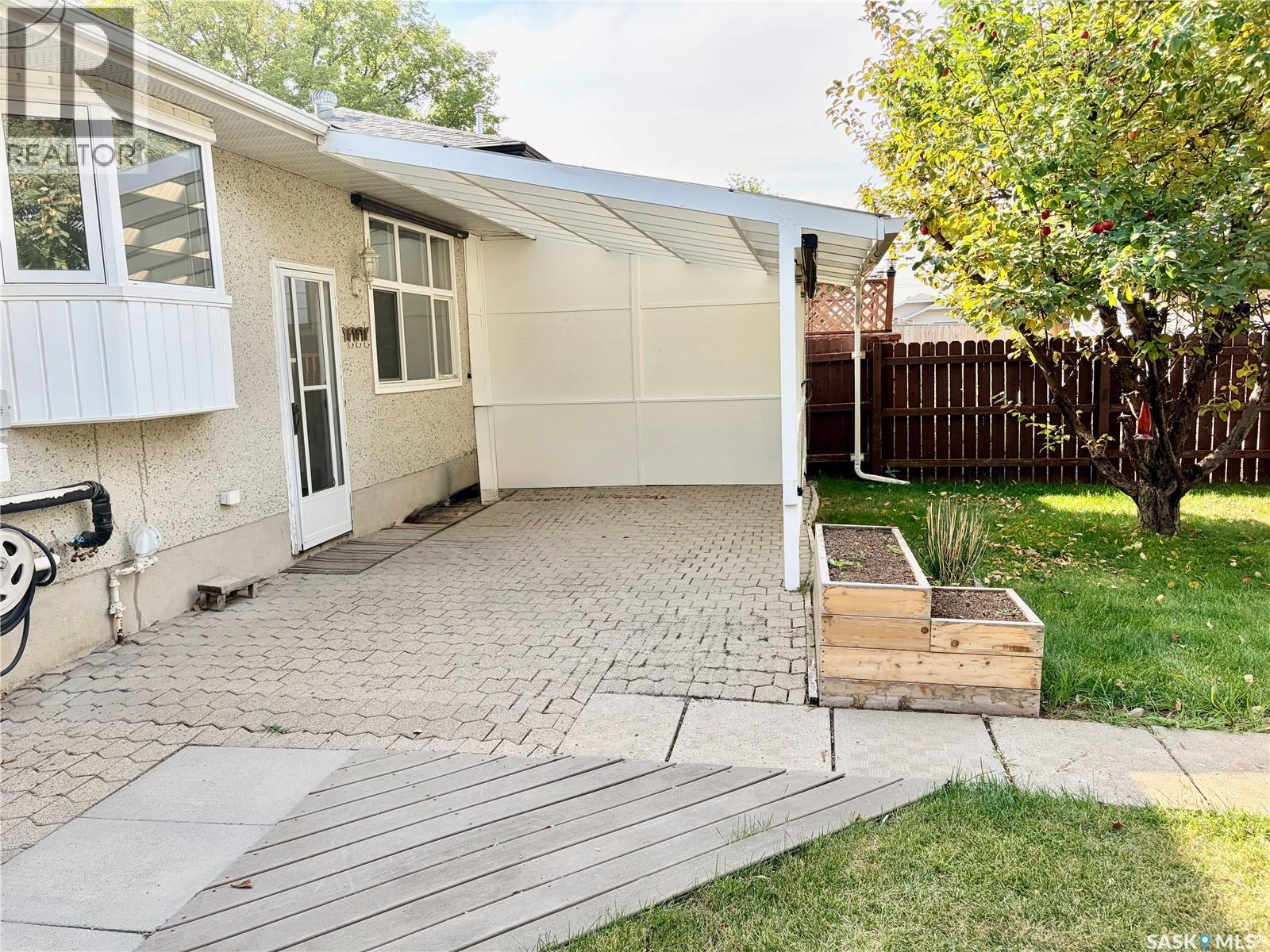 445 WINNIPEG AVENUE S - Image 37