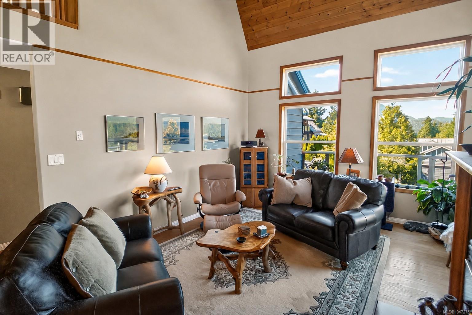 607 Pfeiffer Cres - 22