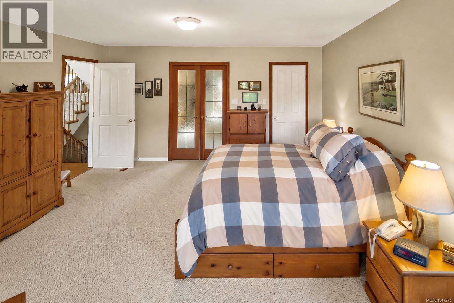 607 Pfeiffer Cres - Image 34