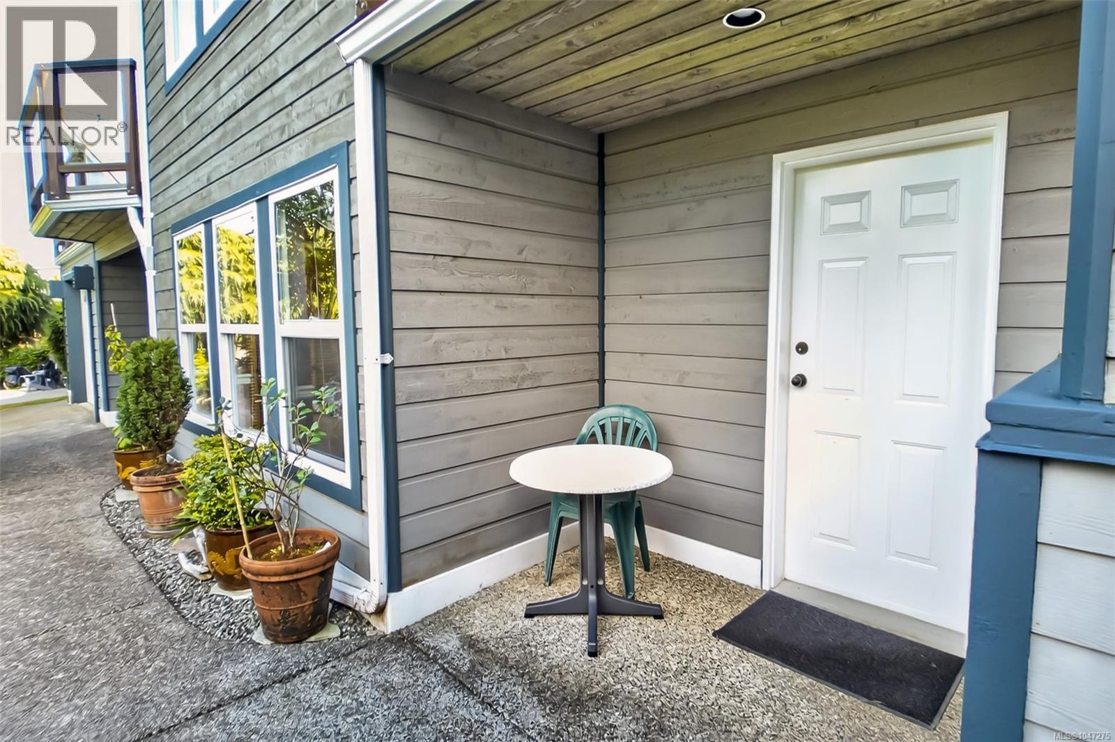 607 Pfeiffer Cres - 61