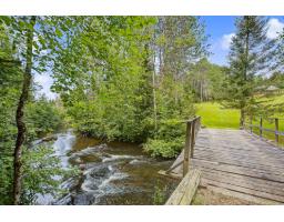 65 Ch. Des Pins, Kazabazua, QC J0X1X0 Photo 15