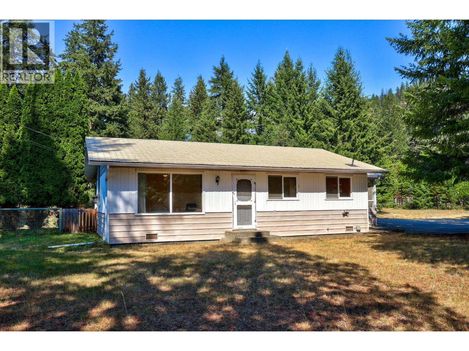 4264 Dunsmuir Road