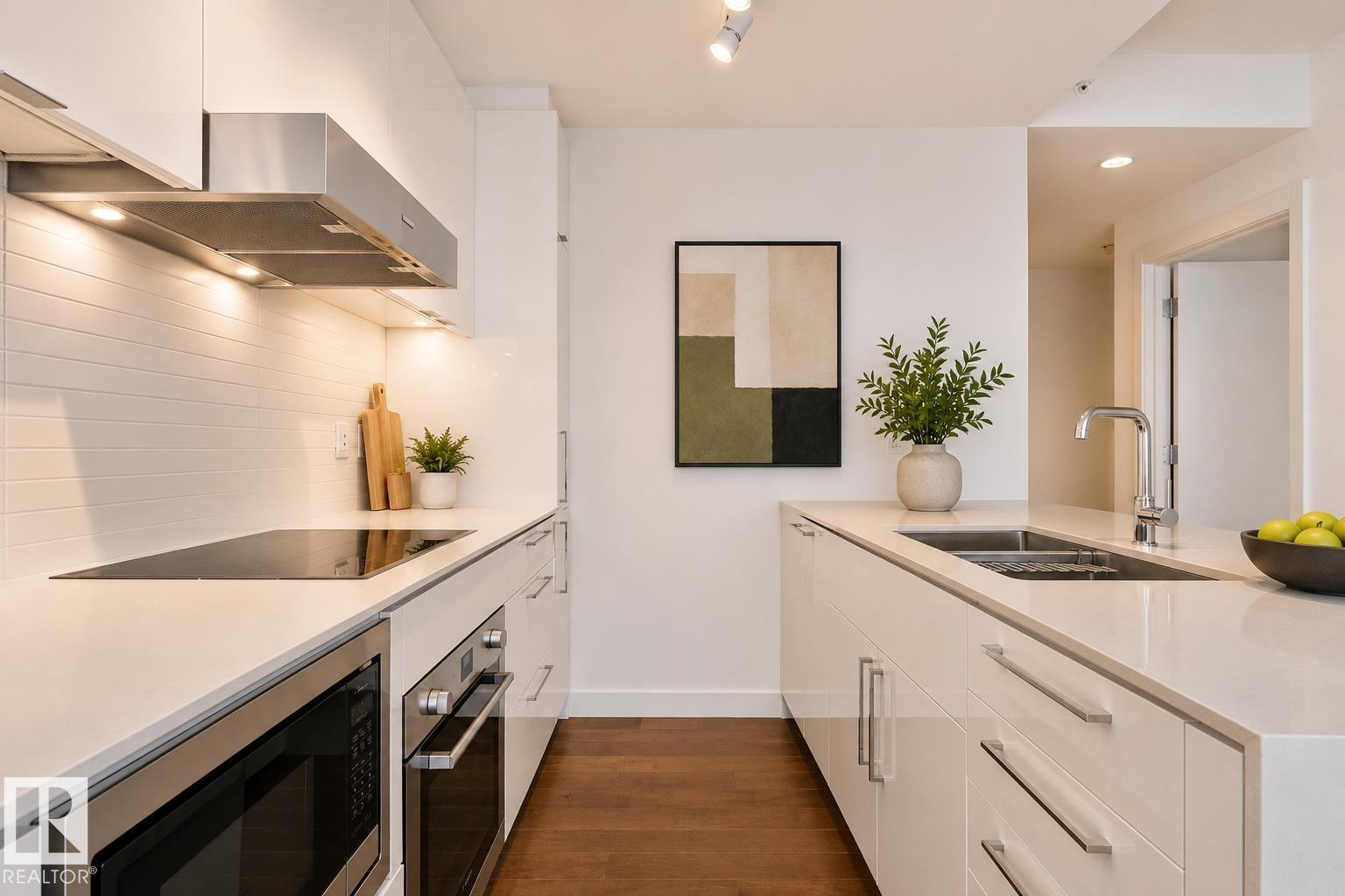 #3411 10360 102 ST NW - 13