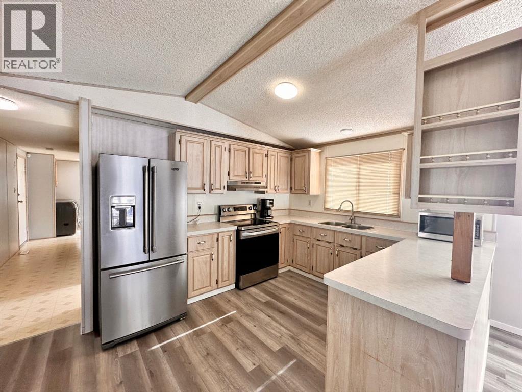 613 Iris Street - 15