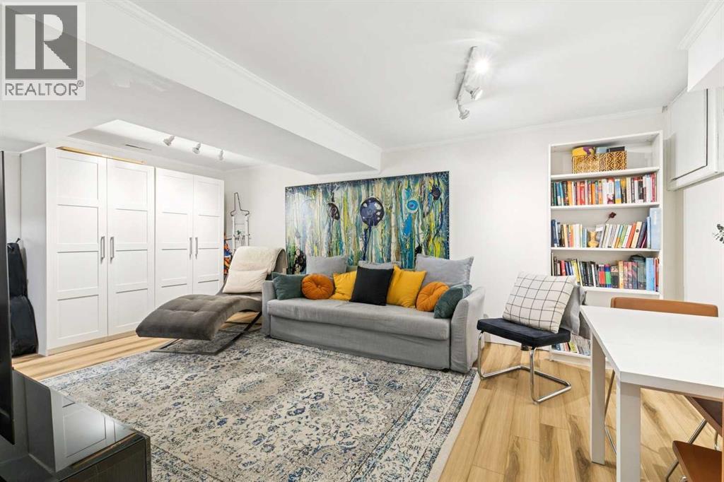 16 Brae Glen Court SW - 22