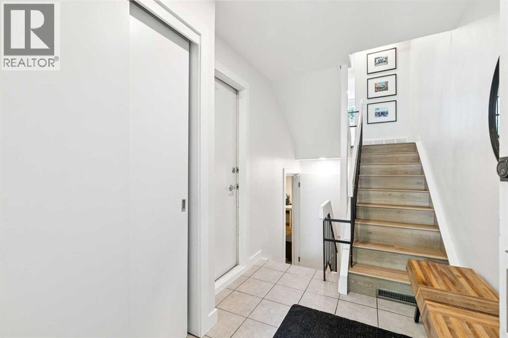 16 Brae Glen Court SW - 26