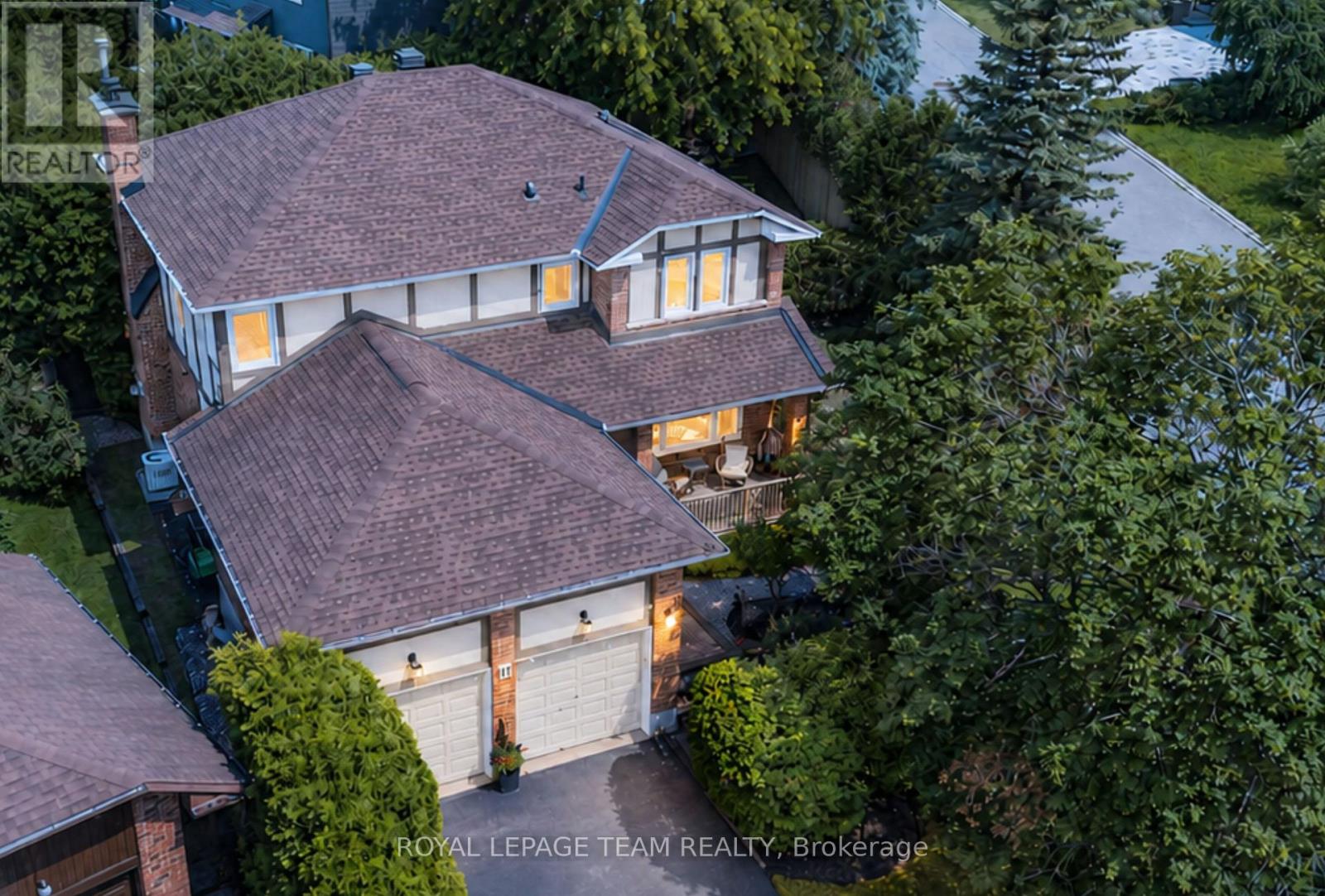 Private corner lot