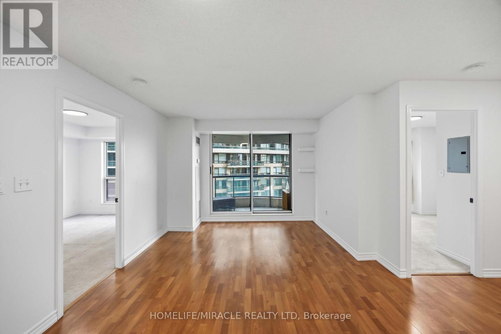 #1010 7 LORRAINE DRIVE - 17