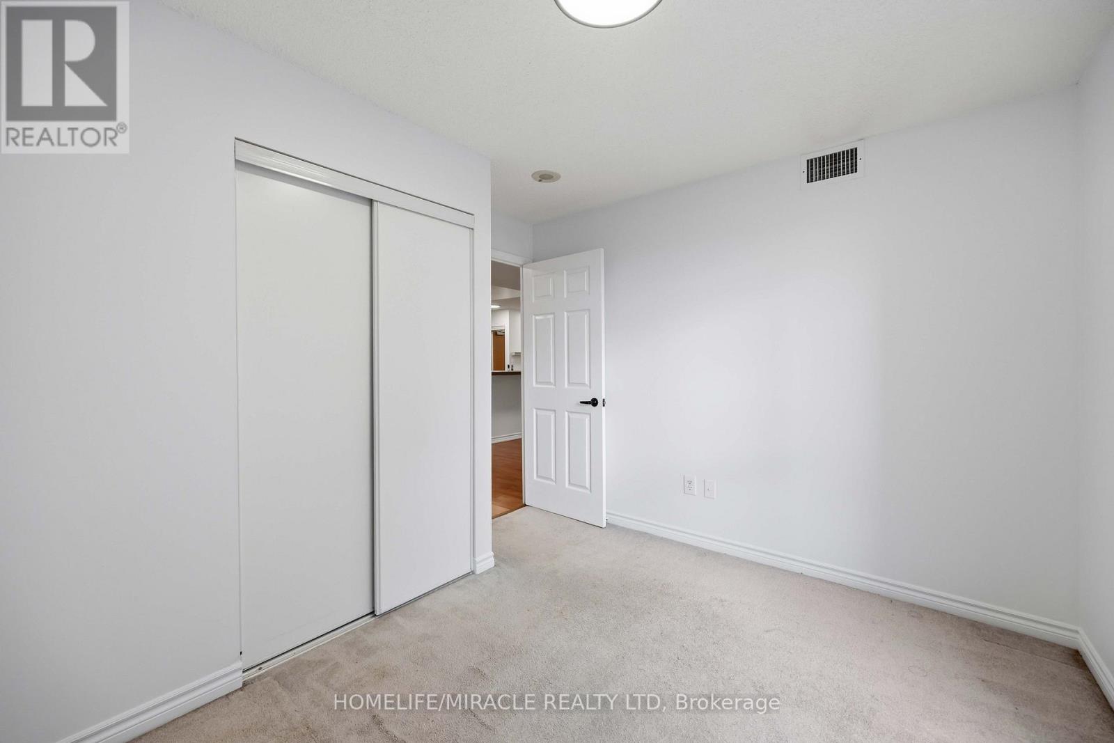 #1010 7 LORRAINE DRIVE - 23
