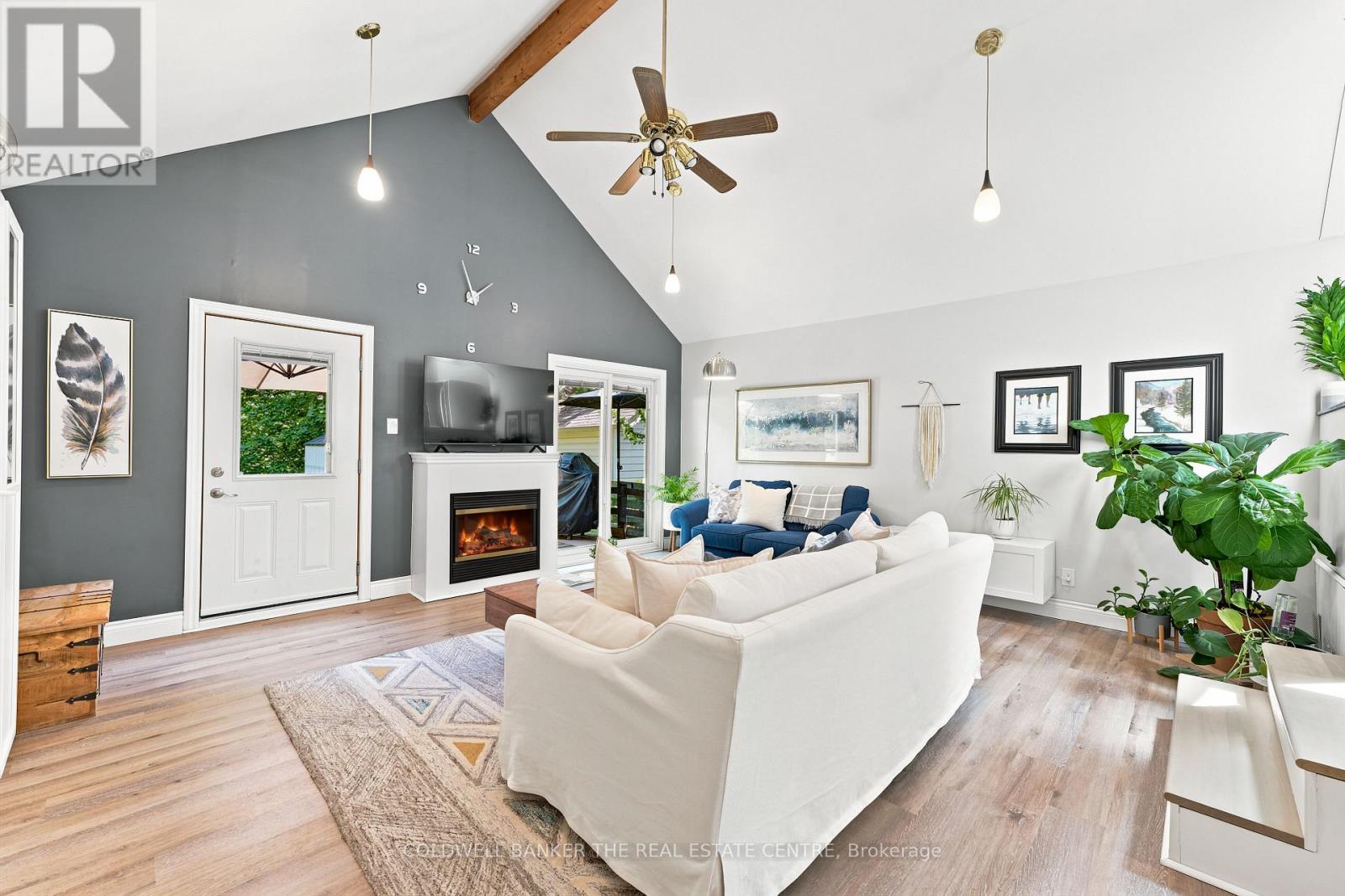 15 PRESLEY AVENUE - 15