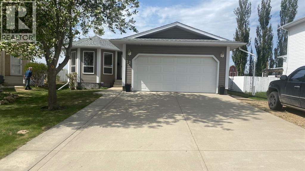 12 Clearwater Crescent - 1
