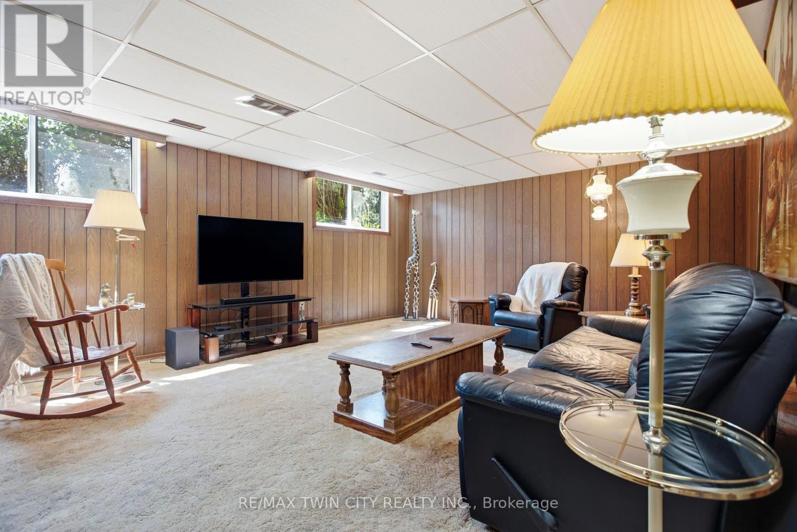 28 ALICE CRESCENT - 19
