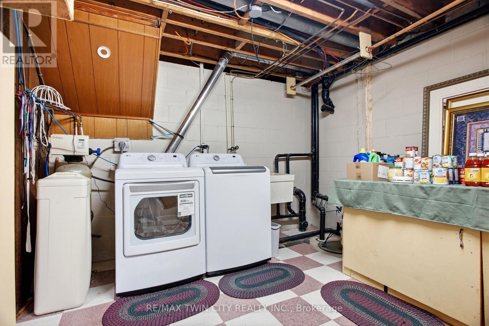 28 ALICE CRESCENT - 23