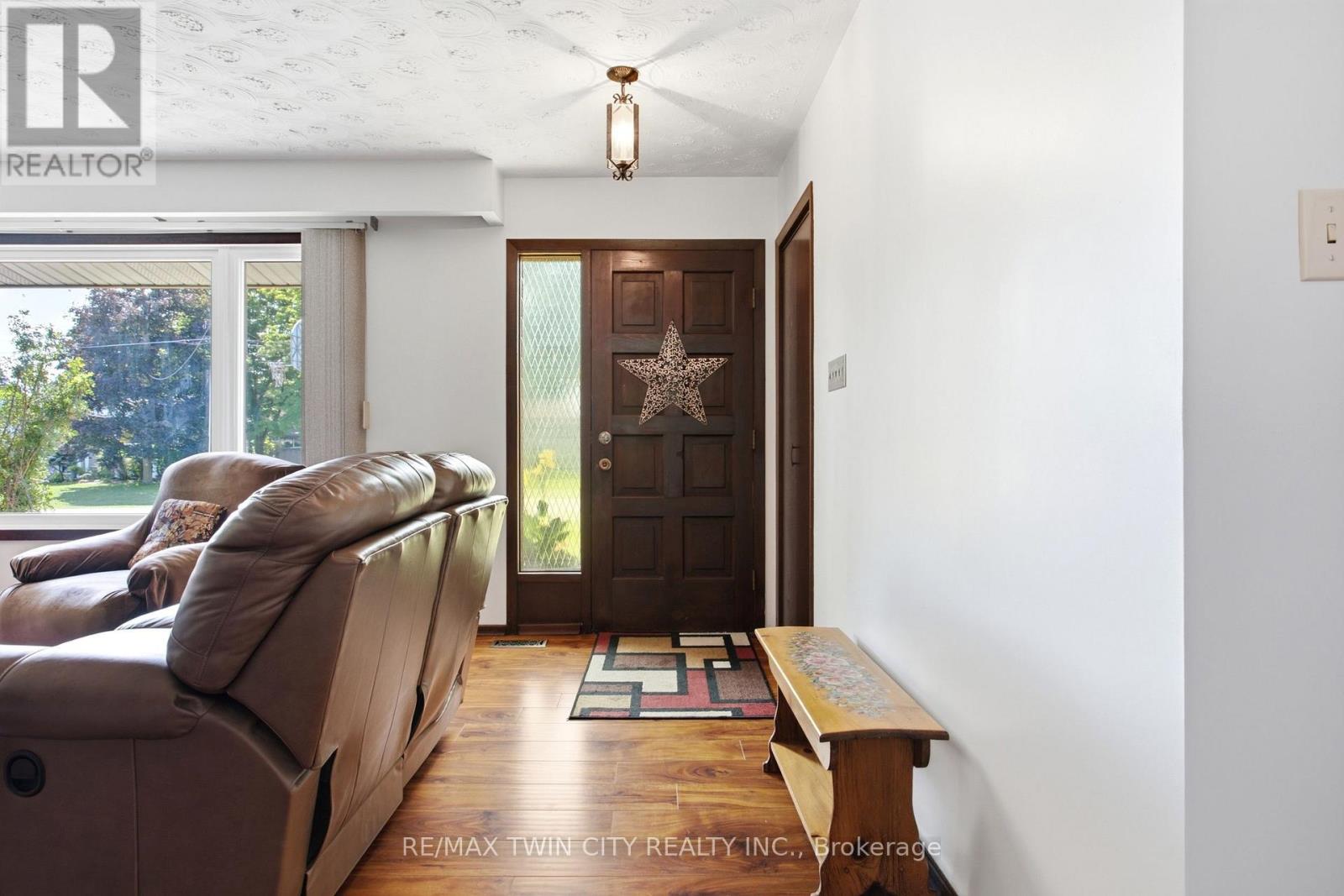 28 ALICE CRESCENT - 4