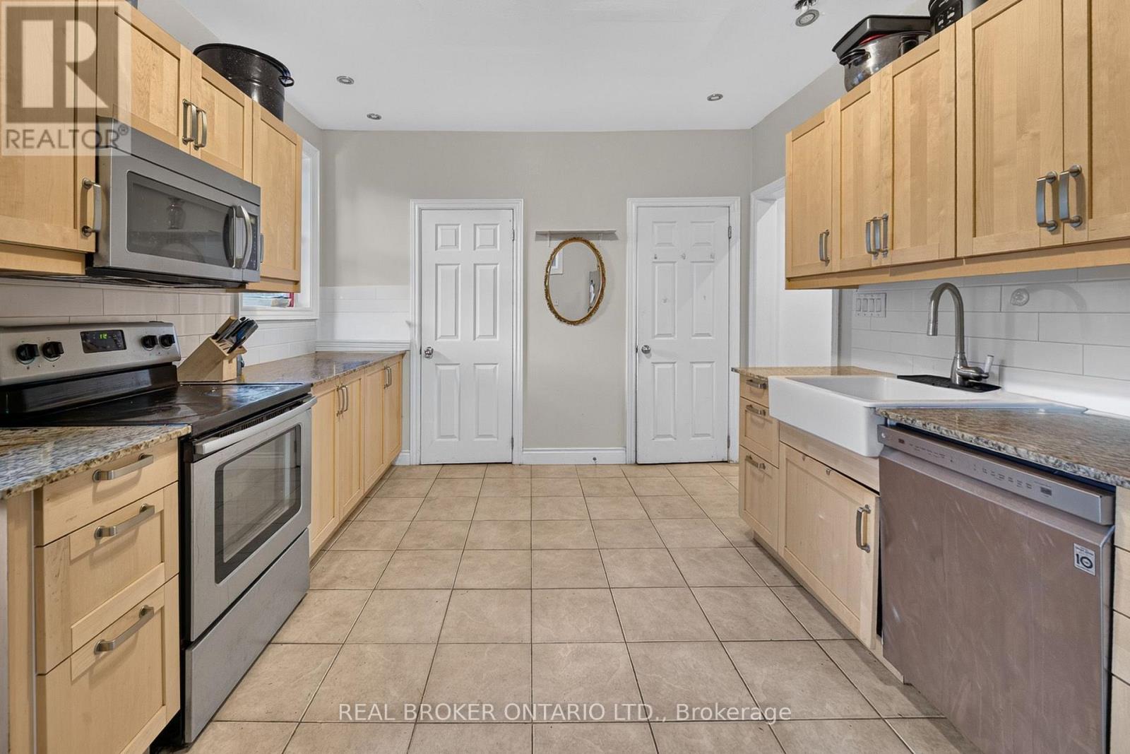 109 GLADSTONE AVENUE - 12