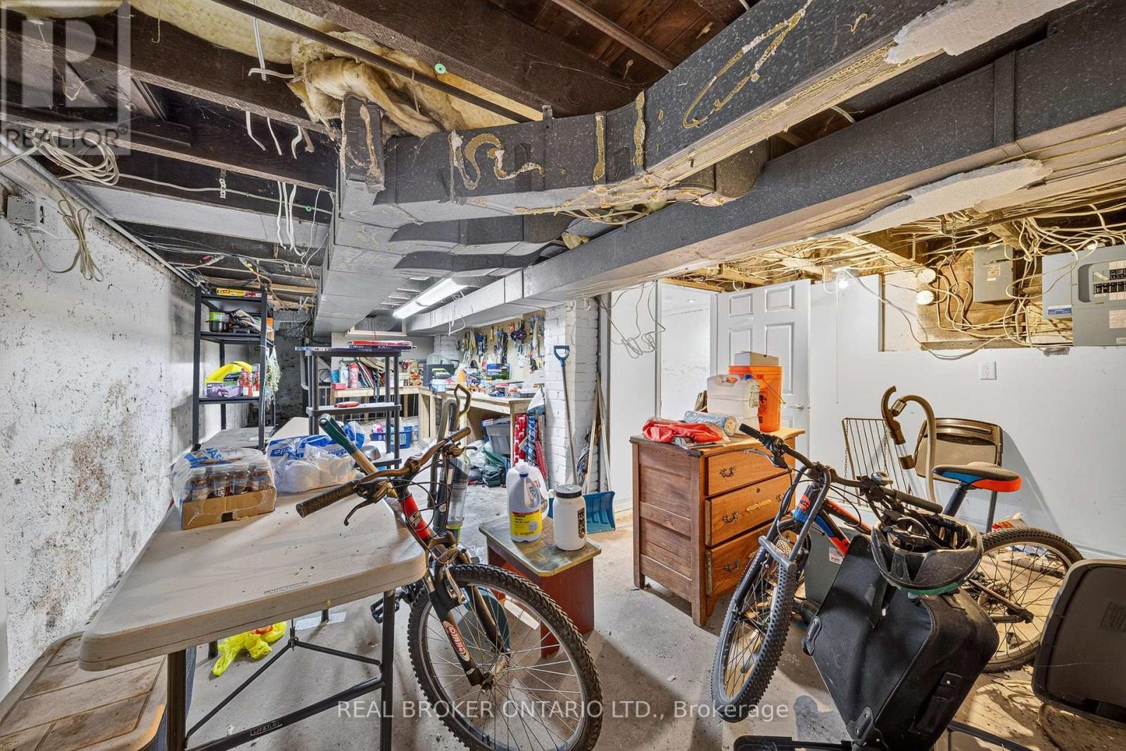 109 GLADSTONE AVENUE - 24