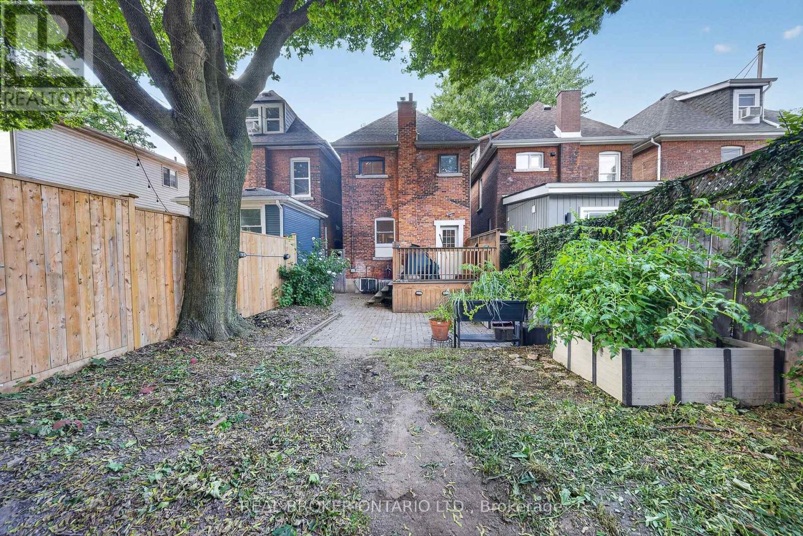 109 GLADSTONE AVENUE - 25