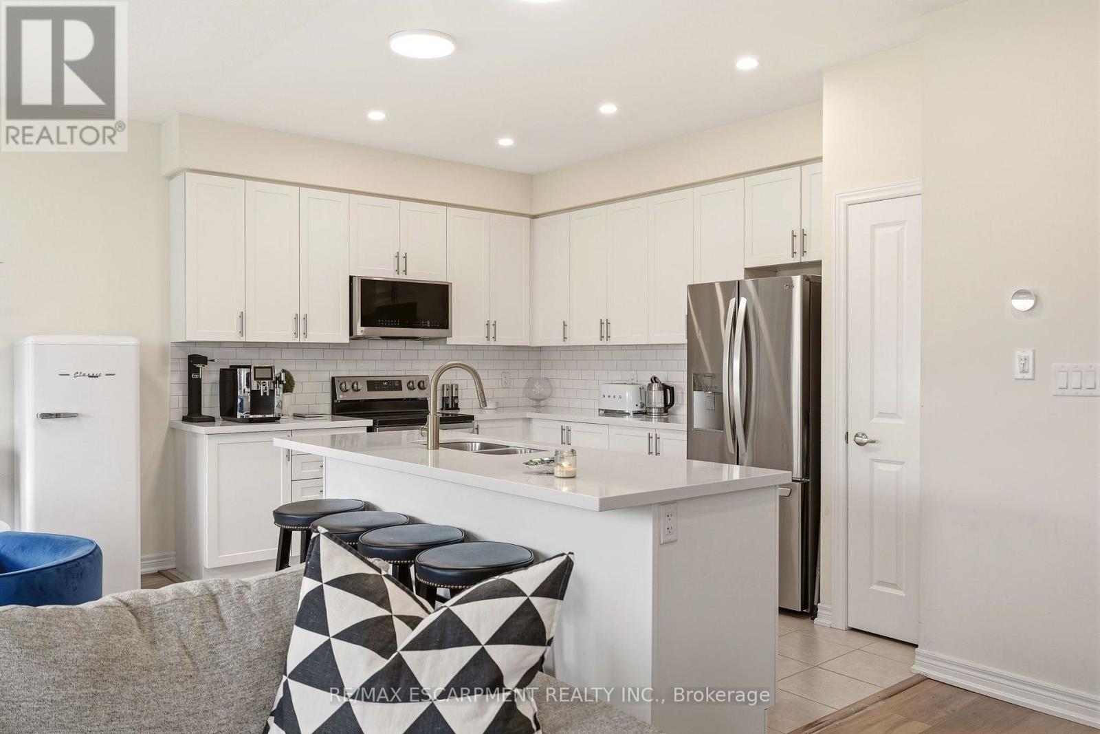 67 PINOT CRESCENT - 17