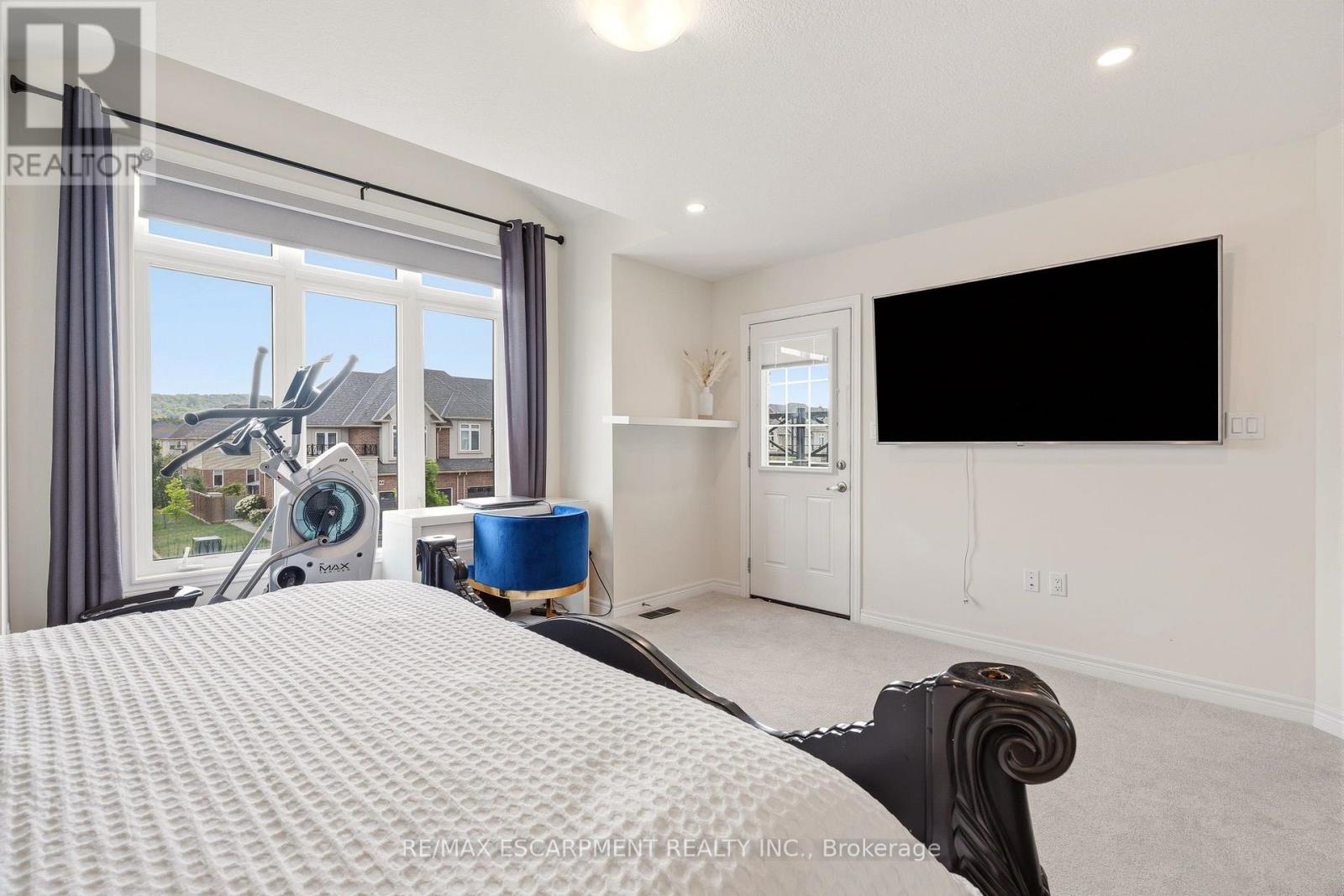 67 PINOT CRESCENT - 33