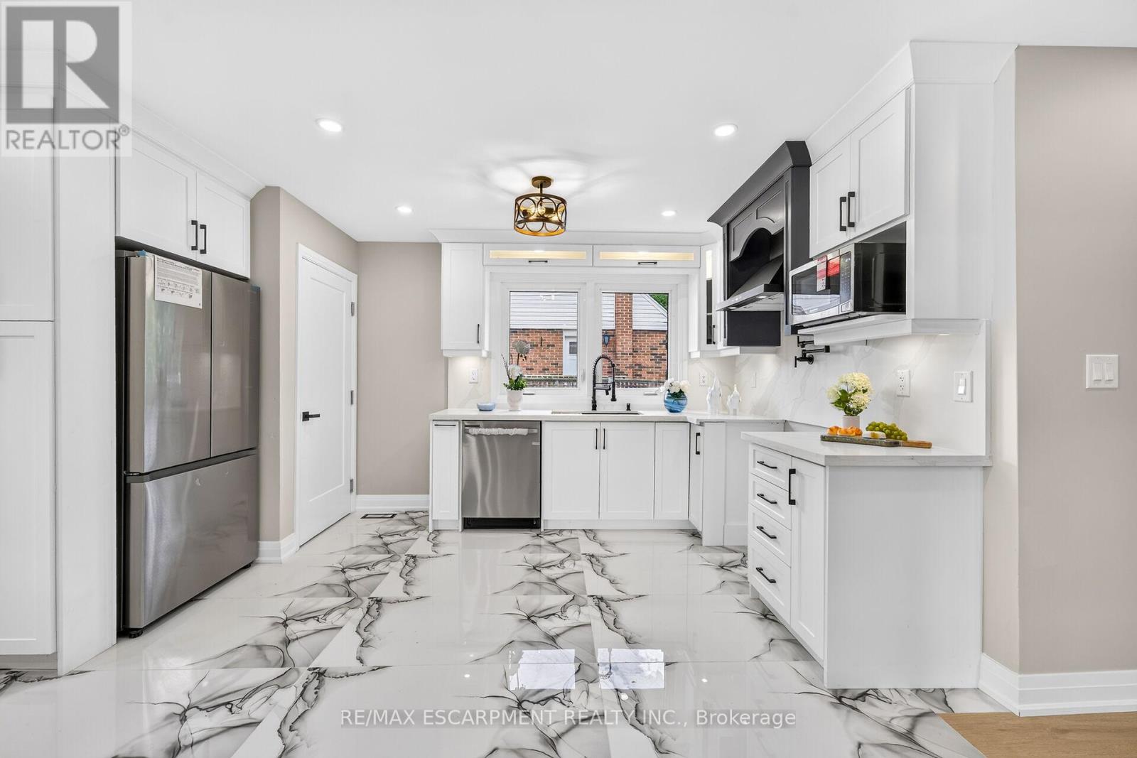 150 HOWARD AVENUE - 7