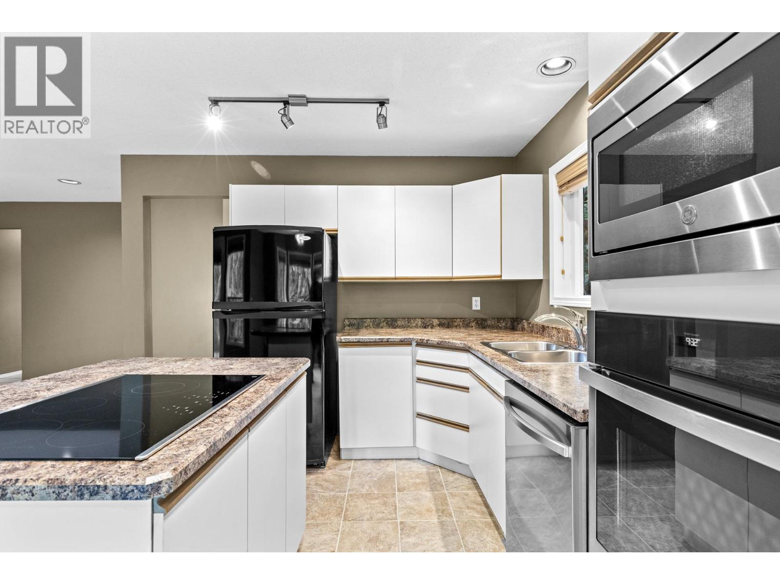 602 Willms Road, Kelowna