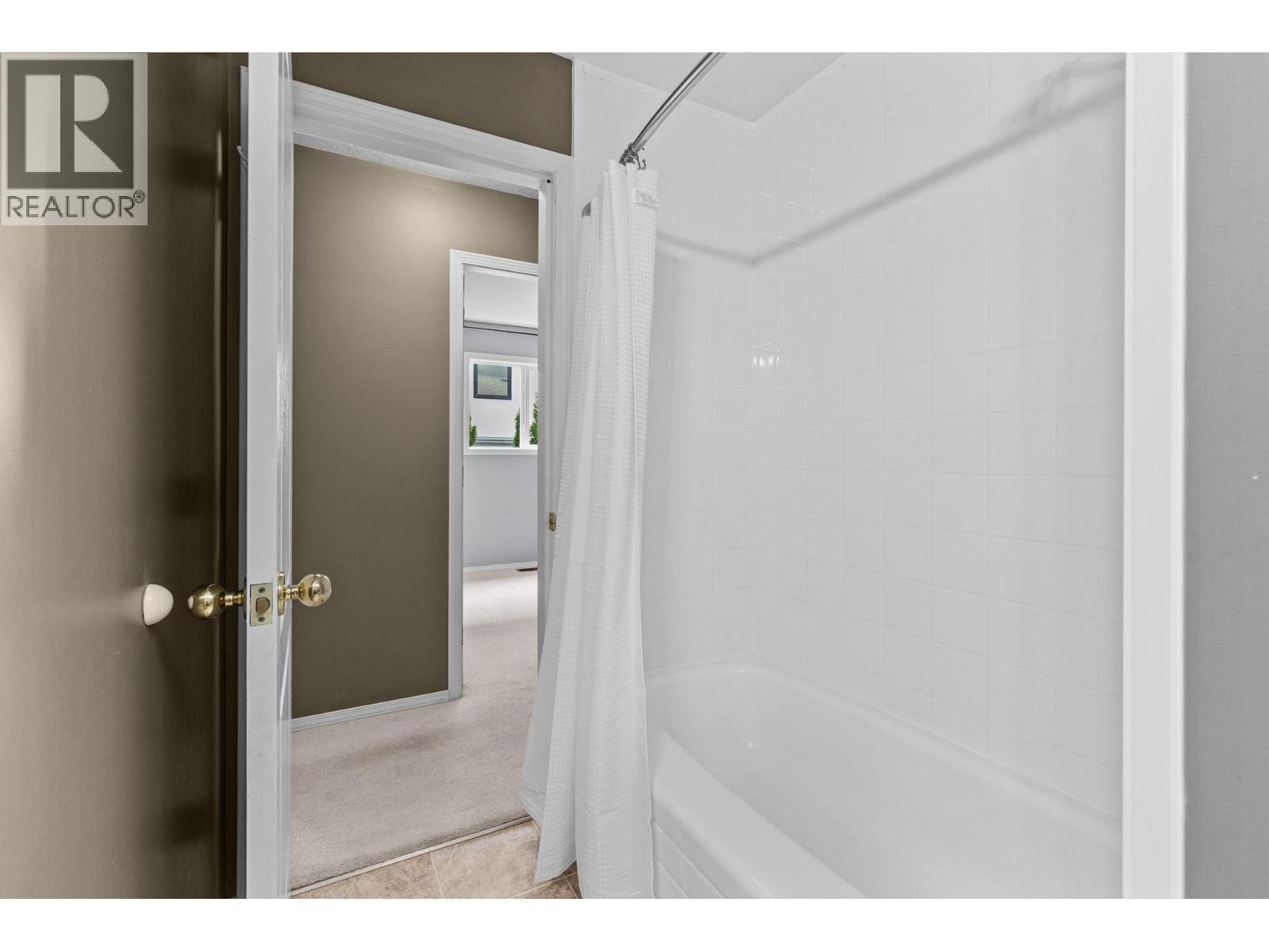 602 Willms Road, Kelowna