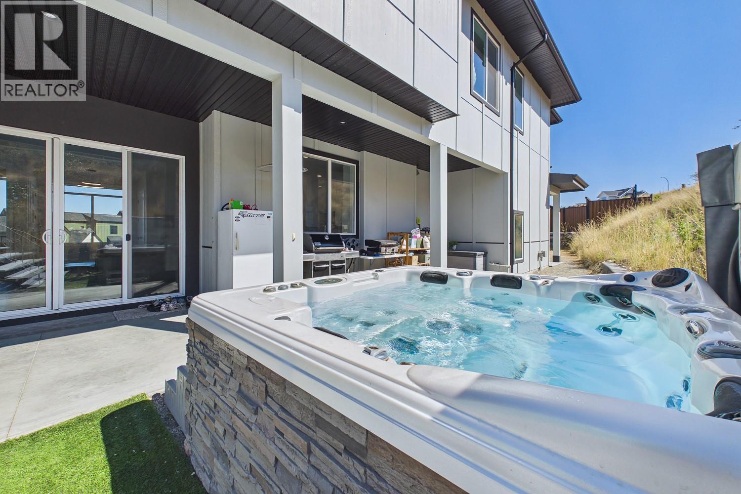439 Redtail Court, Kelowna