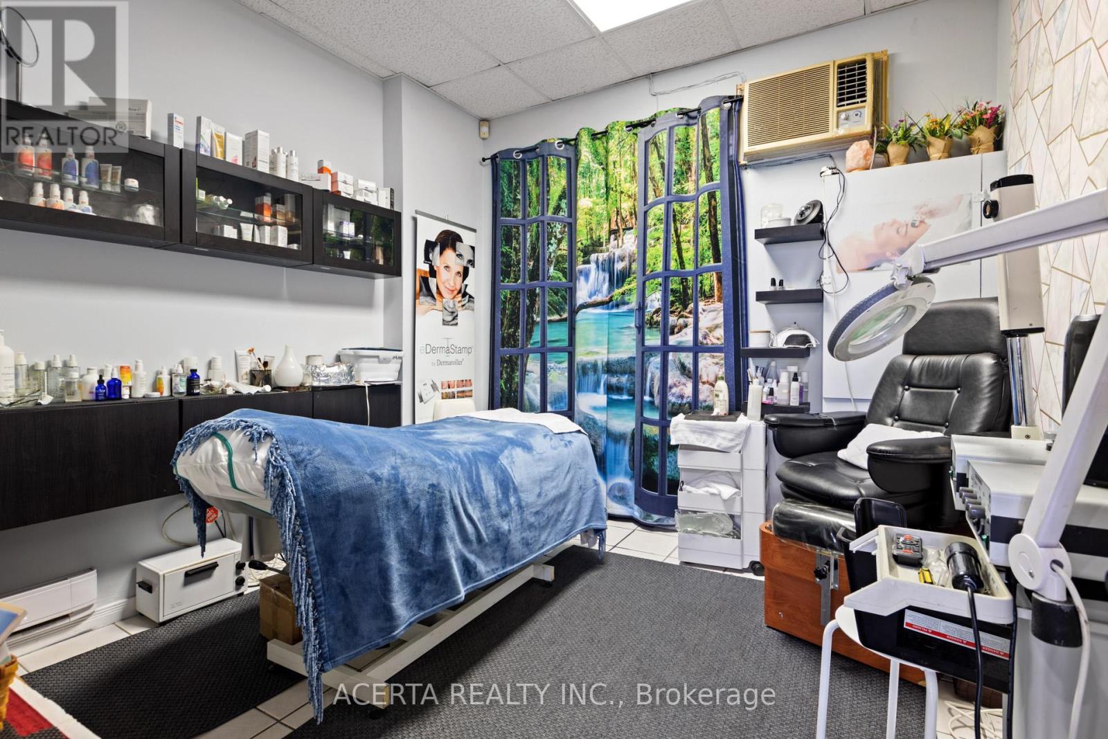Retail for Sale in Ottawa – 1008 WELLINGTON STREET W, Ottawa – MLS# X13720264 - Image 19